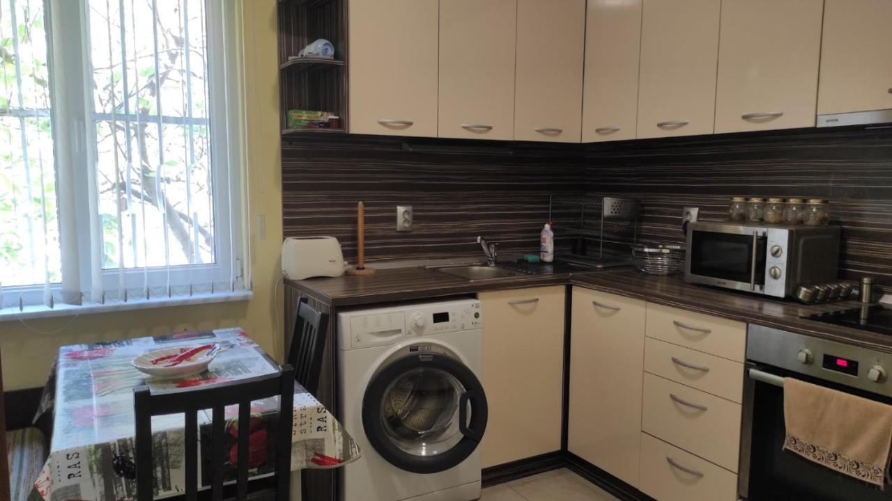 Lazur Karlovo 8 Street Free Parking * Burgas City